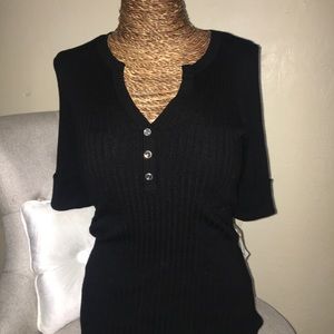 Black ribbed half sleeve top